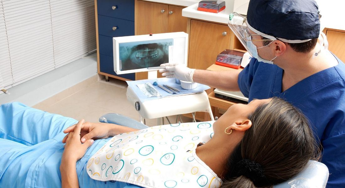 Rodzaje implantów zębowych - który rodzaj wybrać?