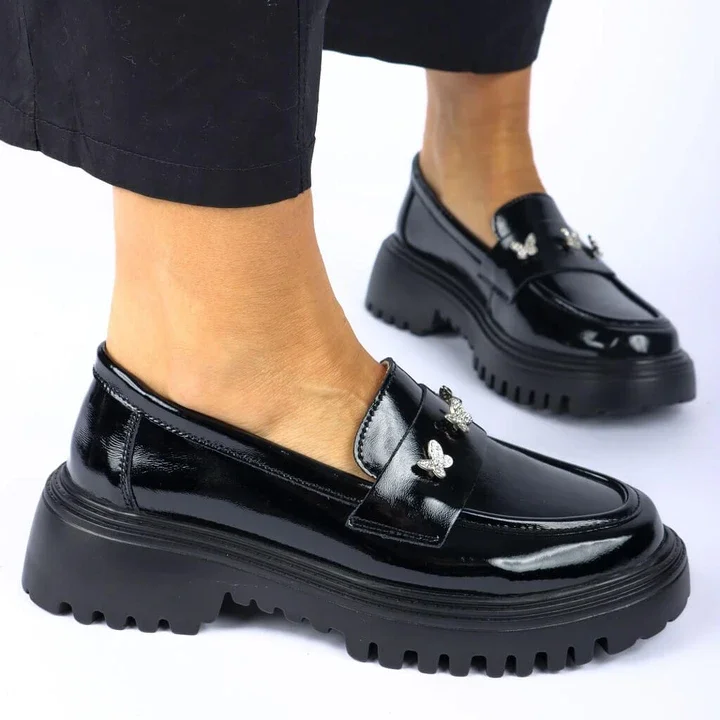 Ewolucja butów damskich – jak zmieniały się trendy na przestrzeni lat?