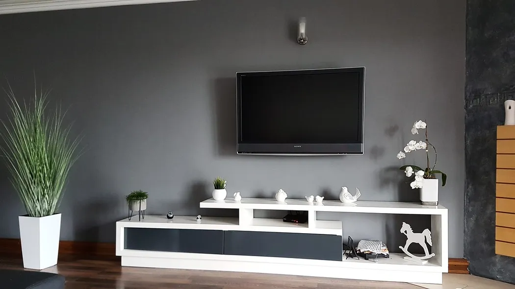 Szafka RTV drewniana idealny wybór do twojego mieszkania