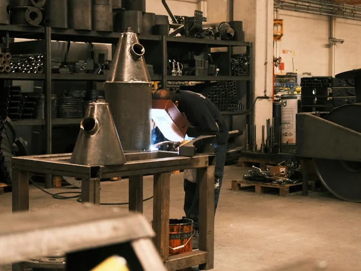 Wynajem spawaczy MIG/MAG - szybkie uzupełnienie zespołu produkcyjnego