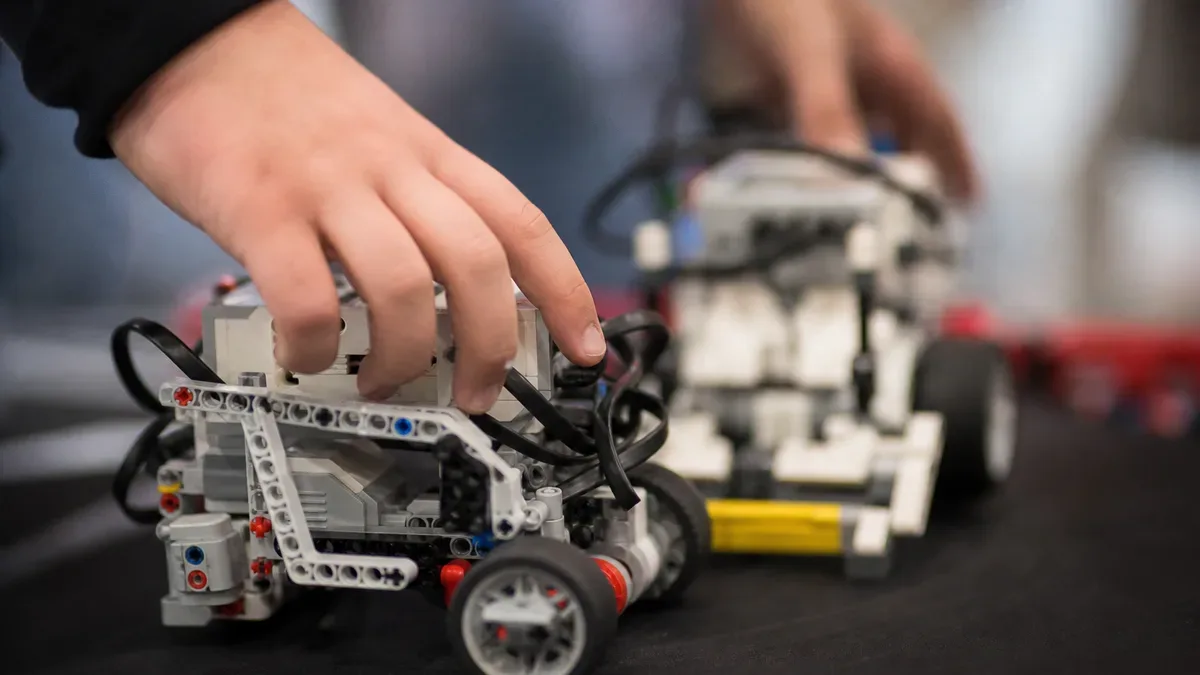 Robot dla seniorów i wyścigi dronów. Tak wygląda jubileuszowe EXPO