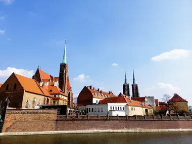 Jak znaleźć pracę we Wrocławiu i skutecznie rozwinąć karierę?