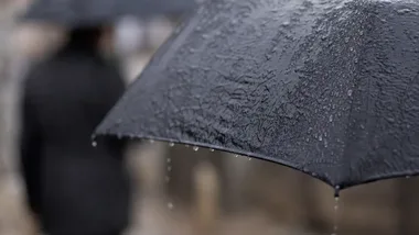 Alert RCB dla Wrocławia. Nocą możliwe są ulewy i przerwy w prądzie