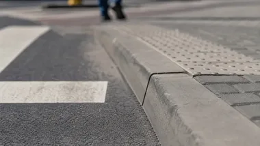 Nowy chodnik na Skierniewickiej. 100 metrów kosztowało ponad 156 tys. zł