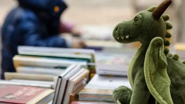 Biblioteczny smok rusza do kina - Młode Horyzonty z książkami