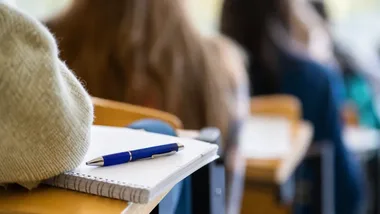 Dwa okna dla studentów podczas inauguracji roku akademickiego