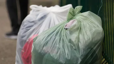 Stare ubrania oddasz bez opłat. SZOT pojawi się przy wrocławskim outlecie