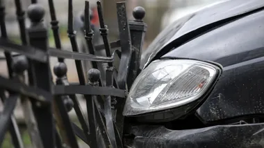 Uszkodził rogatki na Zwycięskiej. Kierowca dostał 2 tys. zł i 15 punktów