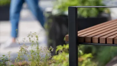 Park Tołpy przechodzi pierwszy etap zmian. Wracają ławki i kosze