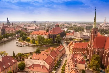 Jakie trasy motocyklowe wokół Wrocławia warto przejechać podczas weekendowego wypadu?