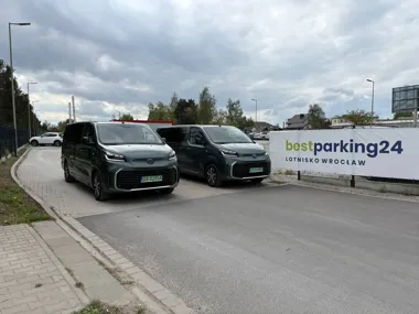 Parking przy lotnisku Wrocław