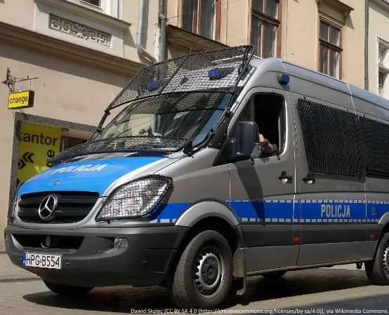 Policja Wrocław: Zatrzymano oszusta podającego się za gazownika, który okradł seniorów