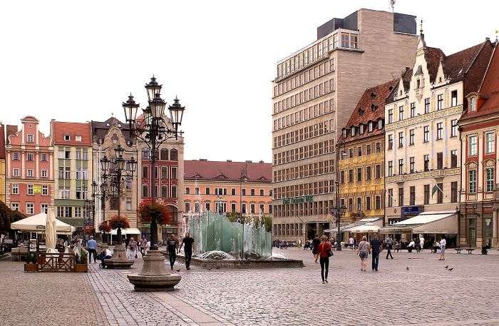 Urząd Miasta we Wrocławiu: Uwaga! Silny wiatr we Wrocławiu - ostrzega Centrum Zarządzania Kryzysowego (ALERT IMGW)