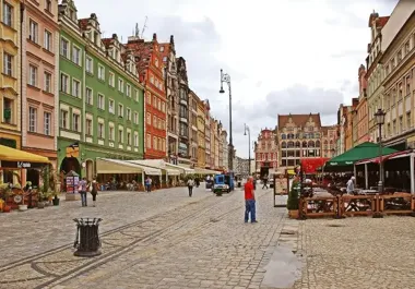 Motocyklowe show pod dachem Hali Stulecia – tłumy i akrobacje na dwóch kółkach