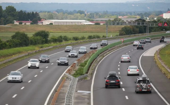 Paszport w tydzień? Wrocławskie lotnisko z usługą, jakiej nie ma nigdzie indziej w Polsce