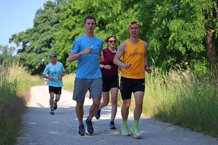 Obrazek przedstawia grafikę promocyjną wydarzenia Tygodniowy bieg Parkrun Wrocław – 5 km przy Jazie Opatowice