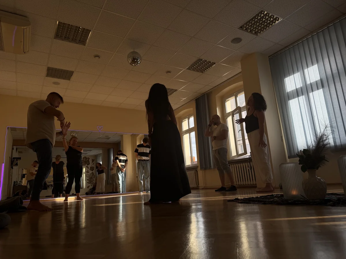 Grafika promocyjna wydarzenia SENTI Wrocław: taniec intuicyjny i ruch