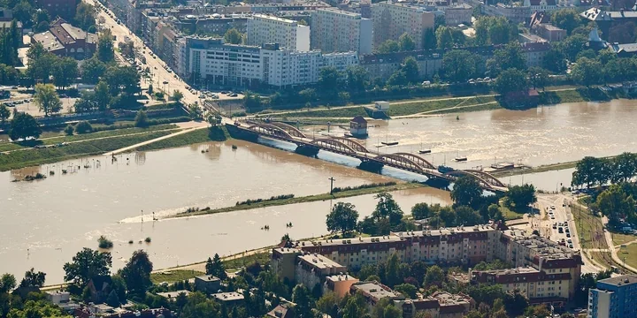 Drony i satelity czuwają nad Odrą – we Wrocławiu testują technologie przeciwpowodziowe
