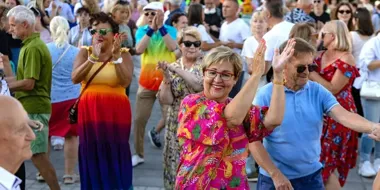 Swing, lekcja i pięć godzin tańca. Plac Wolności zapełnił się wrocławianami