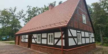 Dwustuletnia gajówka dostała drugie życie. Ma być bramą do Stawów Milickich
