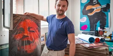 Na czwarte piętro po plakat. W Podwalu działa pracownia z charakterem