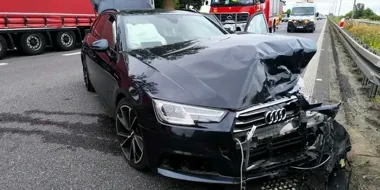 Zderzenie dwóch aut na A4. Korek przed węzłem Wrocław Wschód urósł szybko
