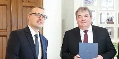 Nowe twarze w ratuszu. Doświadczenie i osiedlowe głosy wracają do gry