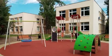 Na Partynicach powstał nowy plac zabaw. Jest też strefa street workout