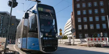 Tramwaje wróciły na Traugutta. Trzy linie odzyskały stałe trasy