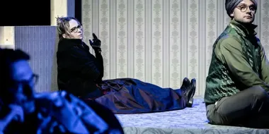 Państwo Snu na Dużej Scenie. Kubinowska wizja między żartem a grozą