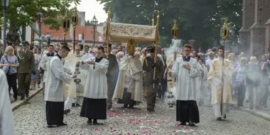 Procesje Bożego Ciała we Wrocławiu. Arcybiskup poprowadzi uroczystość z Katedry na Rynek