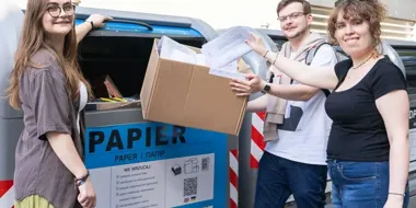 Stary materac, słoiki i kable. Tak studenci mogą odzyskać kaucję