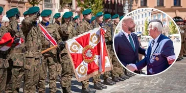 Święto Wojska Polskiego we Wrocławiu. Apel i wojskowy sprzęt na Rynku