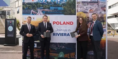 AIRA i Mercedes‑Benz docenione w Cannes – Dolny Śląsk w europejskiej czołówce inwestycji