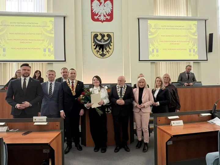 Agnieszka Chodysz-Foryś z Wrocławia otrzymała Złotą odznakę - kultura Dolnego Śląska zyskuje opowieść