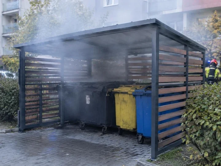 Wrocław: zatrzymany podczas kradzieży podejrzany o podpalenie wiat