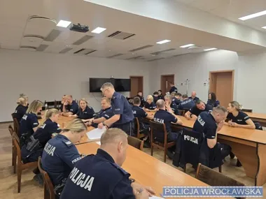 Prawie 70 policjantów i 40 pytań. Zwycięzca z Wrocławia jedzie dalej