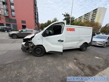Pościg we Wrocławiu po kradzieży busa. 47-latek zatrzymany