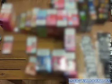 Handel w sieci skończył się przeszukaniem - policja zabezpieczyła 116 kg tytoniu