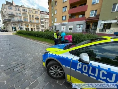 Pijani rowerzyści i chodniki pełne jednośladów. Wrocławscy policjanci sprawdzali, czy miasto jest gotowe na nowy obowiązek