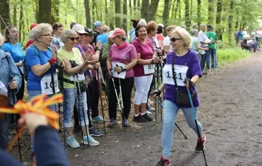 Ponad 90-latkowie ruszyli na trasę we Wrocławiu - policja pilnowała każdego kroku