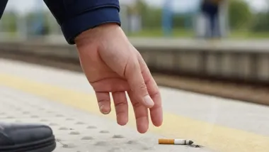 Kierownik pociągu stracił dwa zęby. Podejrzany po ataku został zatrzymany