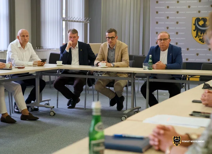 Gminy i Powiat Wrocławski przy jednym stole. Rozmowa o sprawach mieszkańców