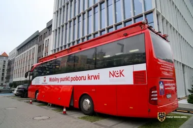 Czterdzieści donacji i 18 litrów krwi przy starostwie we Wrocławiu