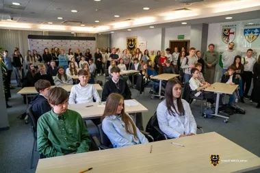 Uczniowie z powiatu stanęli do trudnego finału. Stawką były punkty i prestiż