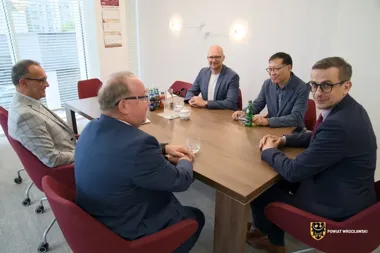 Biskupice Podgórne na czele europejskiej elektromobilności. Powiat rozmawia o dalszym kroku