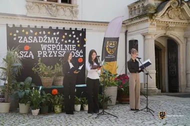 580 uczniów i 580 drzew. Ekologiczny finał projektu w Krzyżowicach