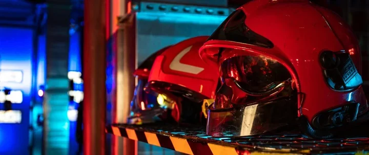 Sucha łąka zamieniła się w ogniste pole - pożar objął około 1 hektara