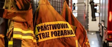 Silne zadymienie przy ul. Poleskiej. Ewakuowano mieszkańców, dwie osoby trafiły do szpitala