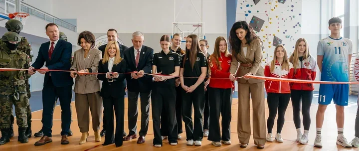 Nowa sala sportowa przy IV LO w Wałbrzychu – kompleksowa modernizacja za ponad 2 mln zł